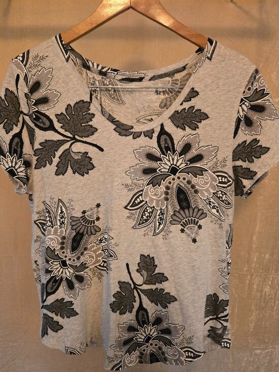 LOFT Tops - LOFT Vintage Soft 100% Cotton Tee Large Black Gray Floral Paisley Scoop Neck